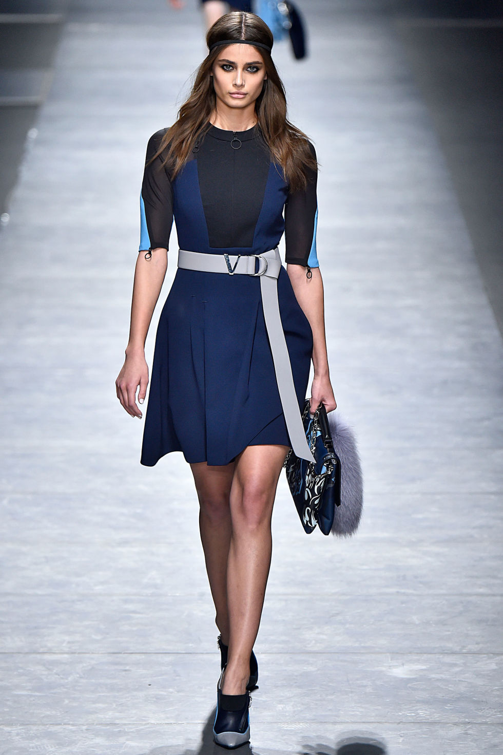 | Projets de LeviSmith | - Page 3 4-versace-taylor-hill-aw16