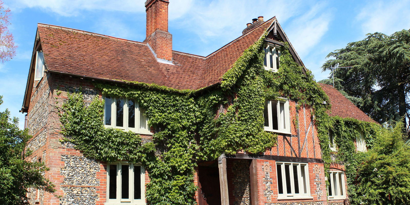 6 chic farmhouses to rent in the UK