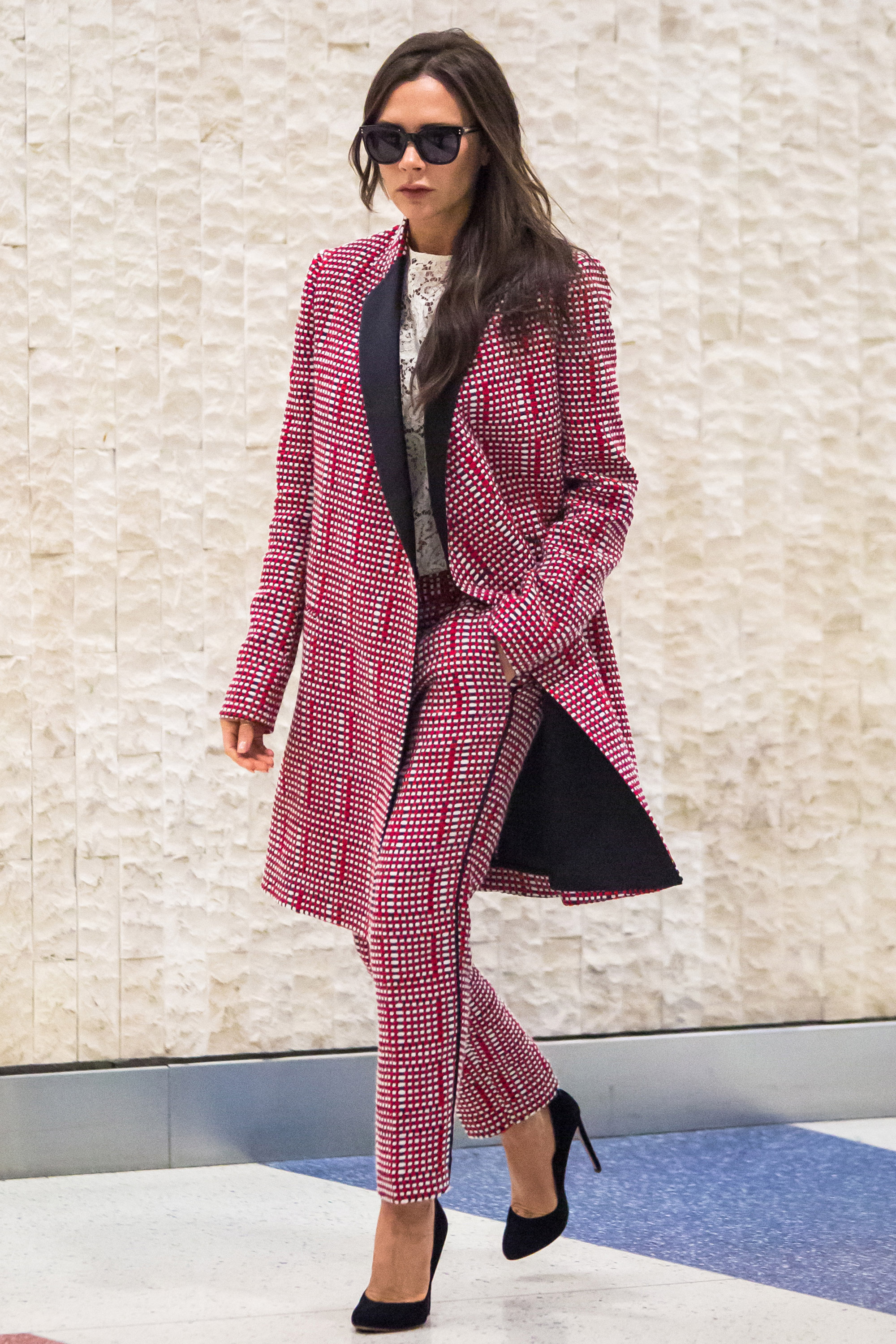 How To Look Taller Clothes That Make You Look Taller how-to-look-taller-clothes-that-make-you-look-taller