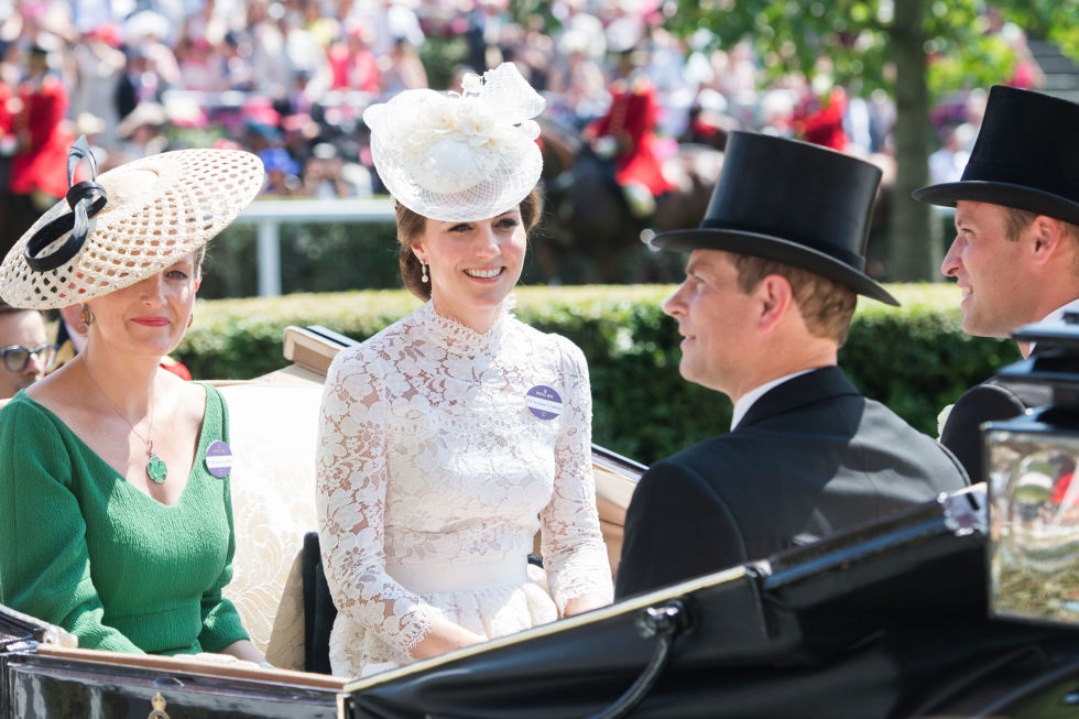 https://harpersbazaaruk.cdnds.net/17/25/980x653/royal-ascot-2017-duchess-duke-cambridge-prince-william-sophie-edward-essex.jpg